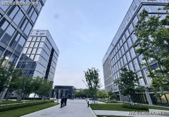 <b>星宸凭仗4.79米稀缺层高、300-1250㎡矫捷空间及即</b>